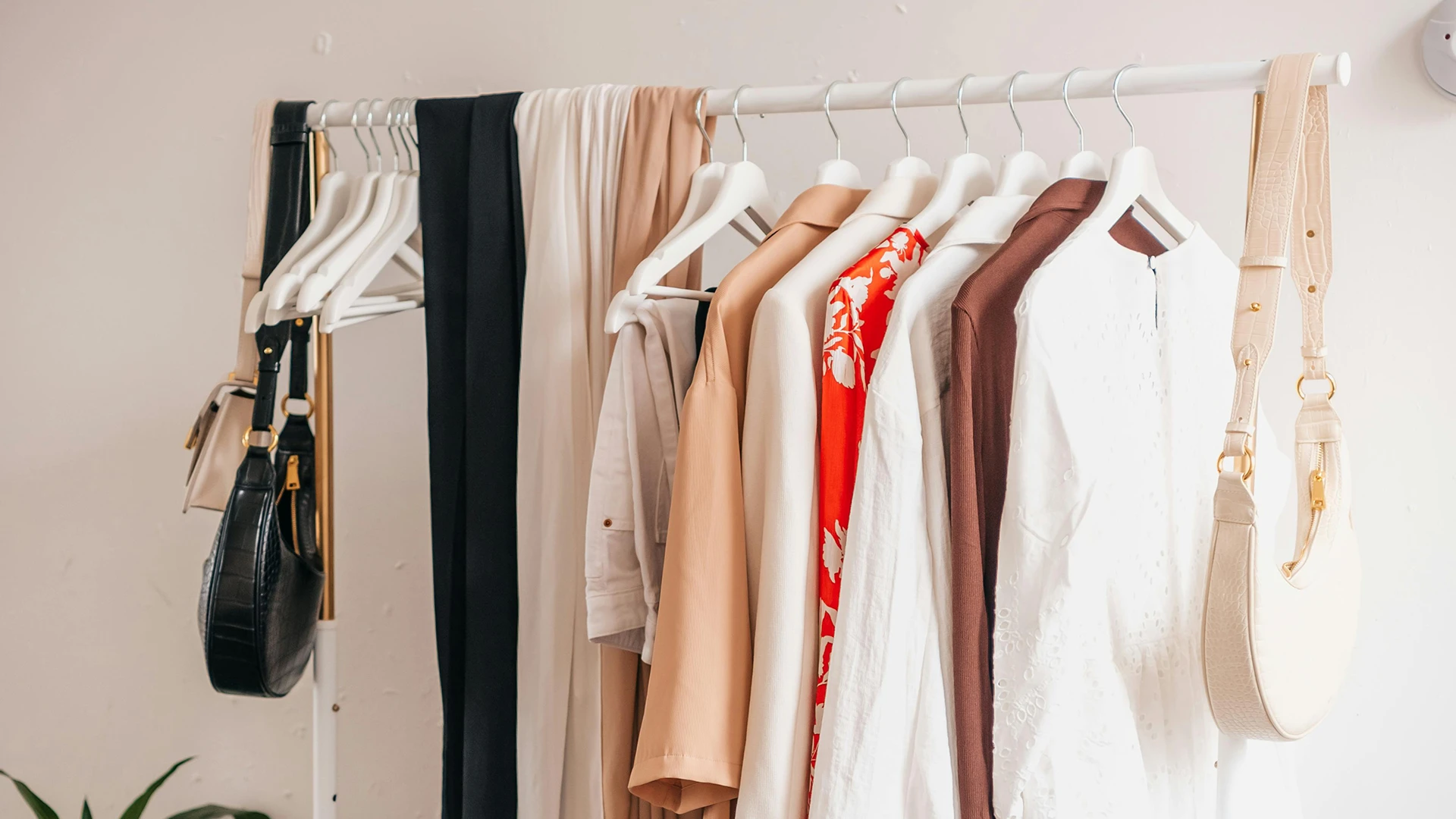 A Minimalist Capsule Wardrobe For Women Who Prefer Quiet Style